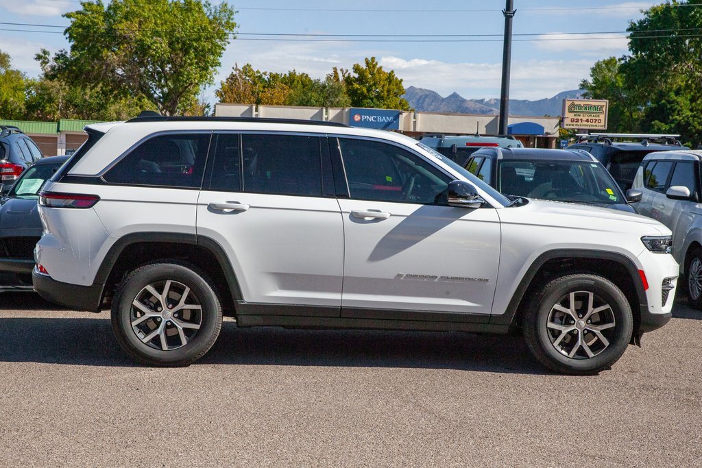 Used 2025 Jeep Grand Cherokee Limited w/ Luxury Tech Group II image 4