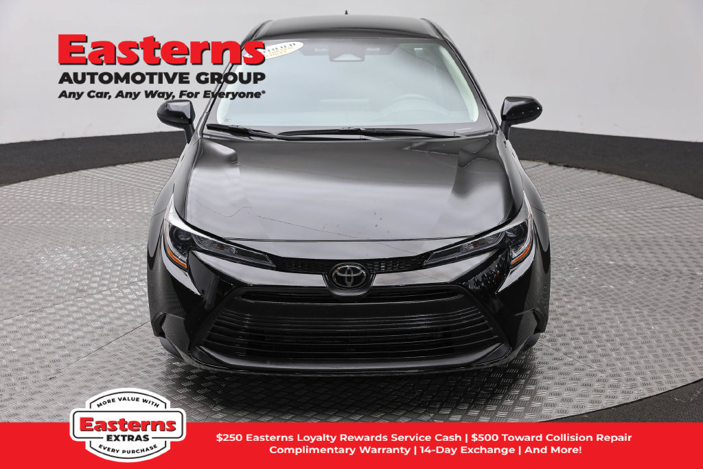 Used 2024 Toyota Corolla LE FWD image 3