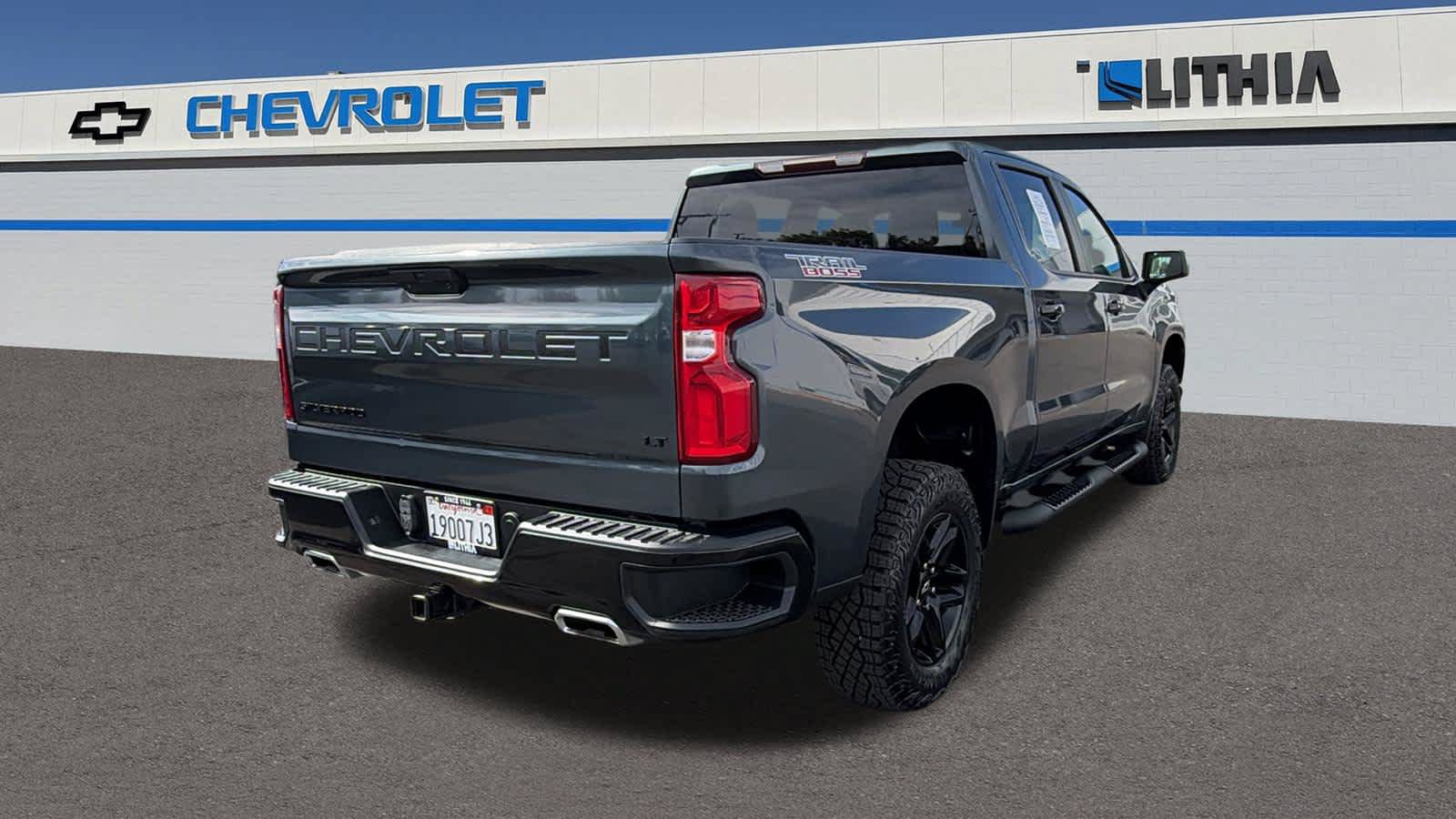 Used 2021 Chevrolet Silverado 1500 LT Trail Boss w/ LPO, Dark Essentials Package AWD/4WD image 5