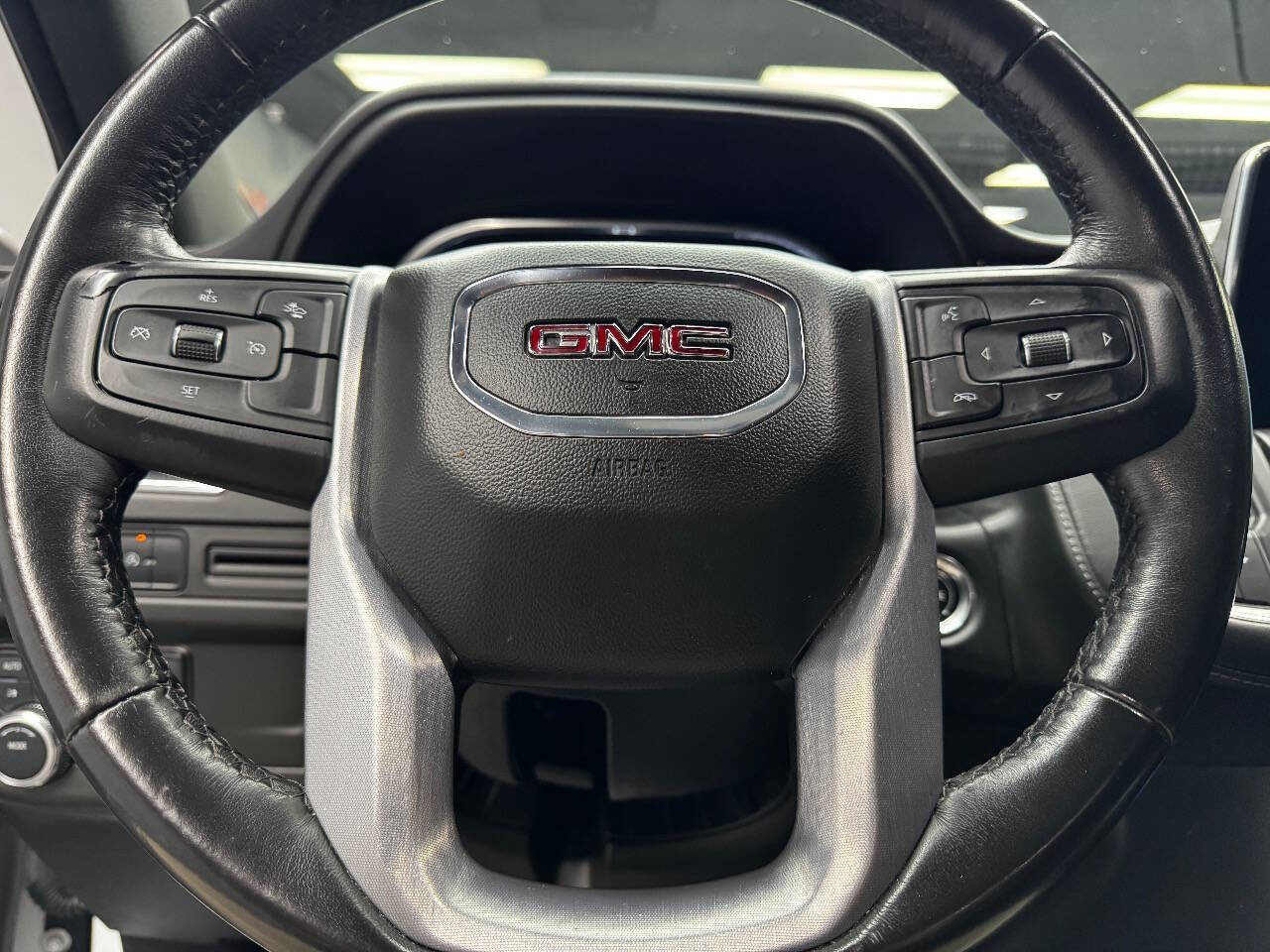 Used 2023 GMC Yukon XL SLE image 20