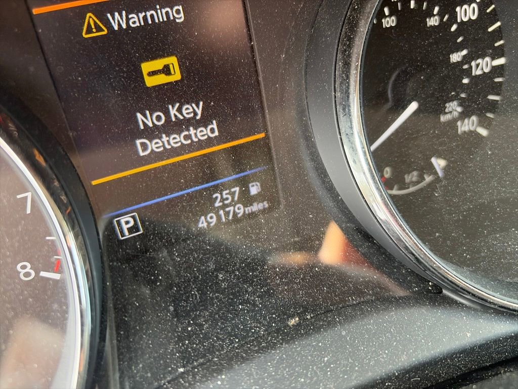 Used 2018 Nissan Rogue SV AWD/4WD image 18