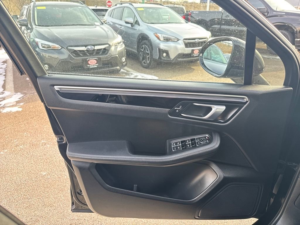 Used 2019 Porsche Macan Base image 34