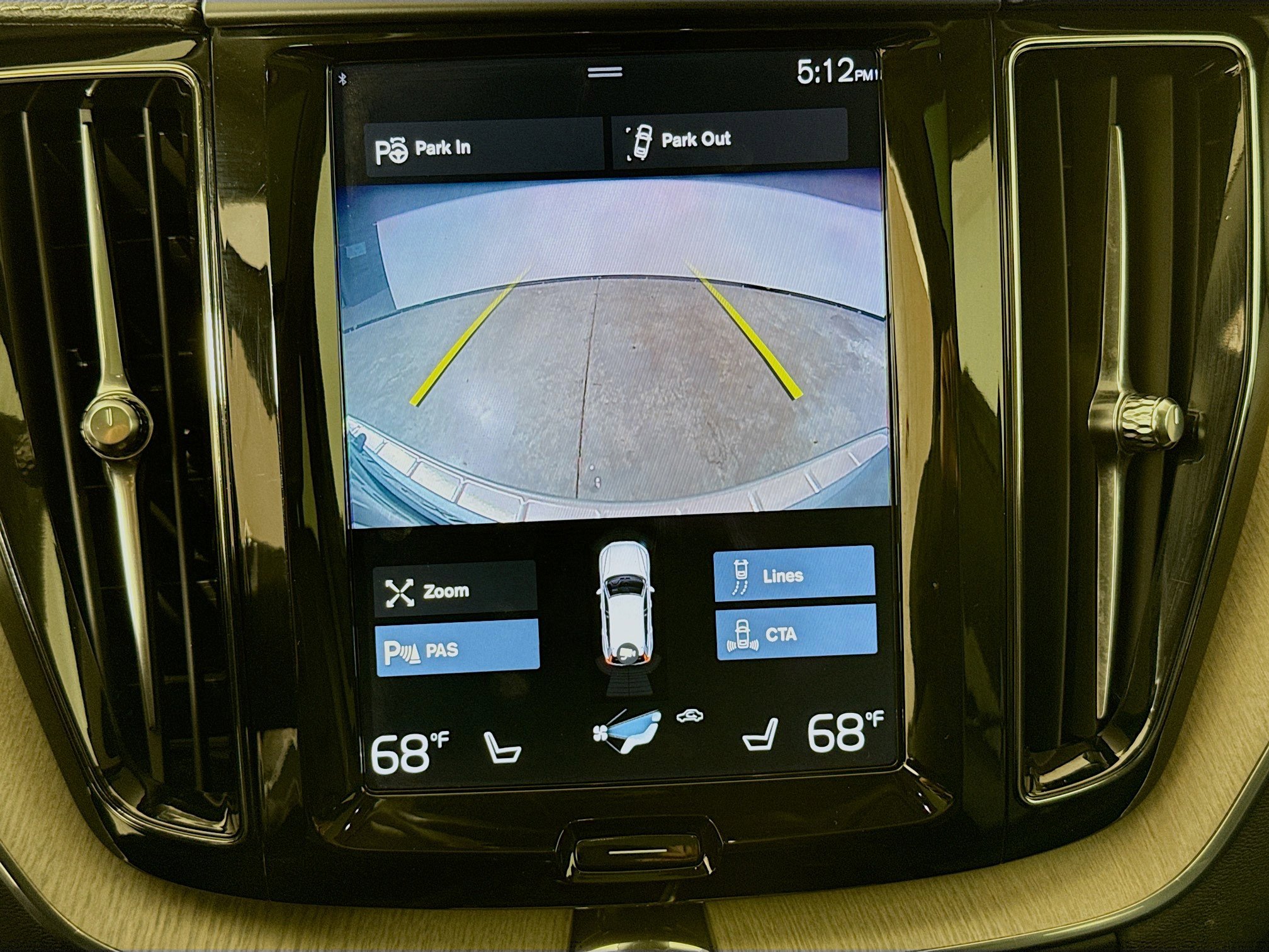 Used 2018 Volvo XC60 T5 Inscription w/ Convenience Package image 16