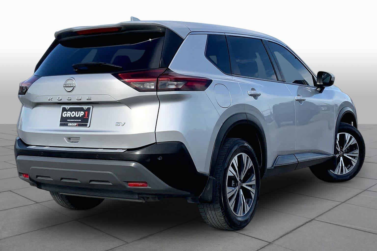 Used 2023 Nissan Rogue SV FWD image 13