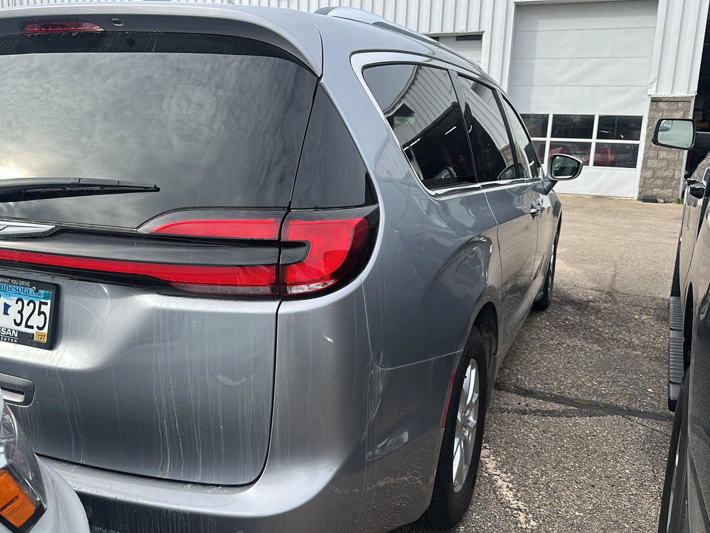 Used 2021 Chrysler Pacifica Touring-L FWD image 21