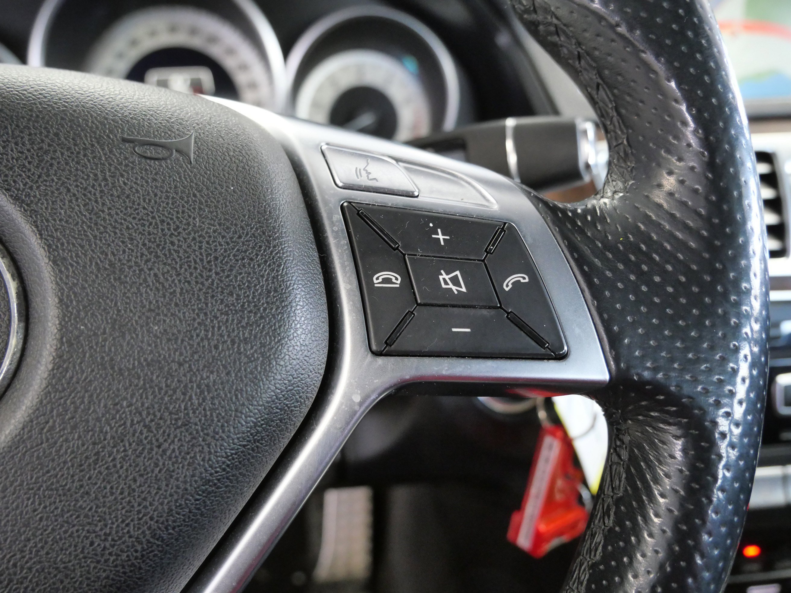 Used 2014 Mercedes-Benz E 350 4MATIC Sedan image 26