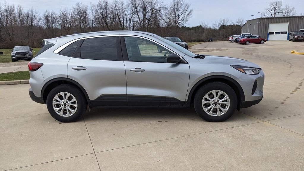 Used 2024 Ford Escape Active image 2