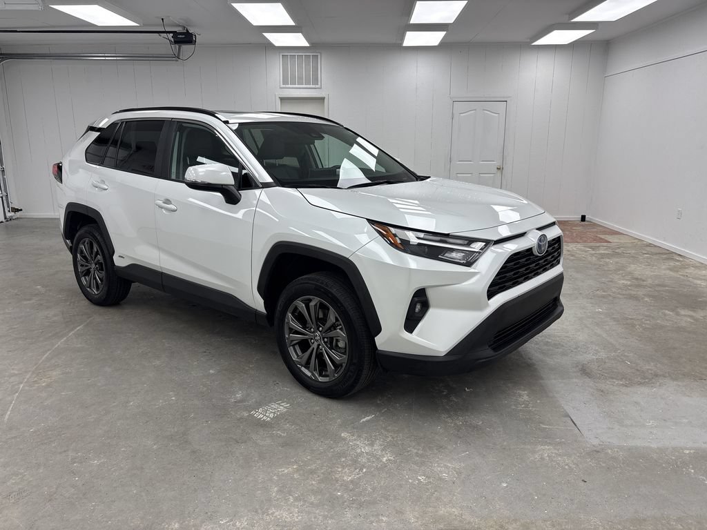 Used 2024 Toyota RAV4 XLE Premium AWD/4WD image 7