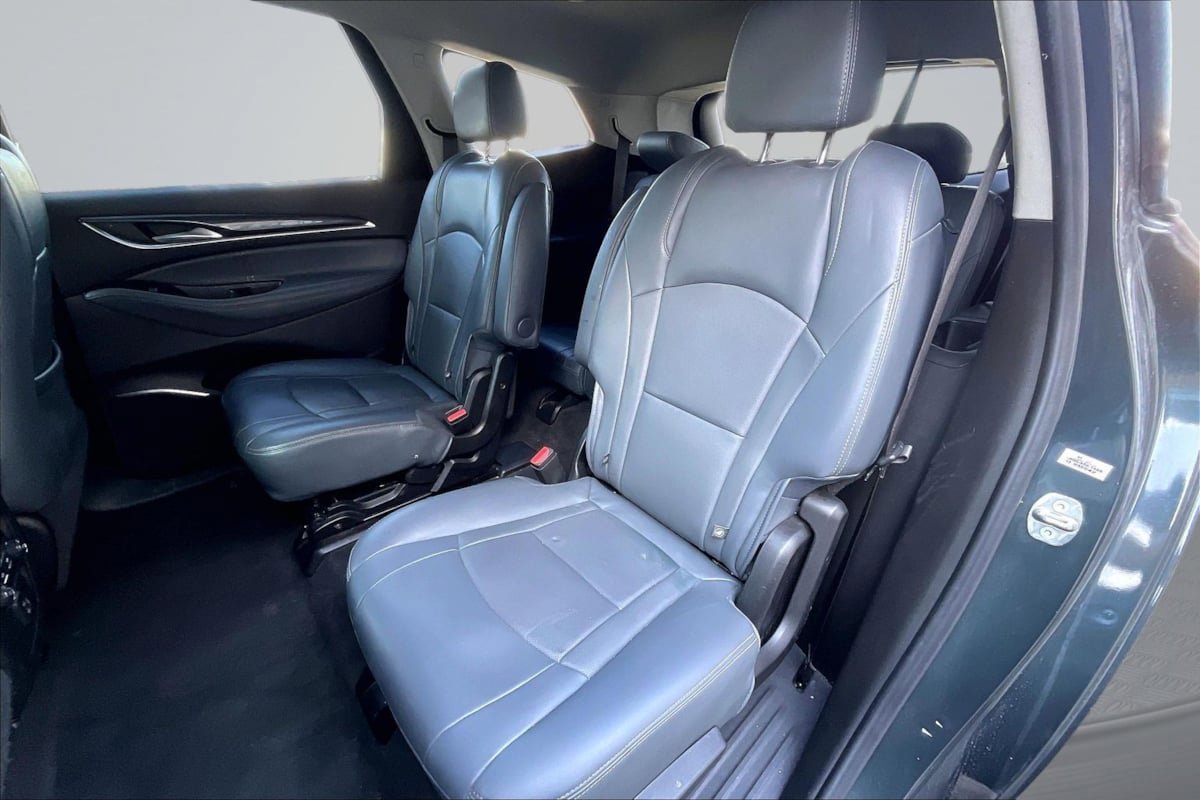Used 2020 Buick Enclave Essence image 26