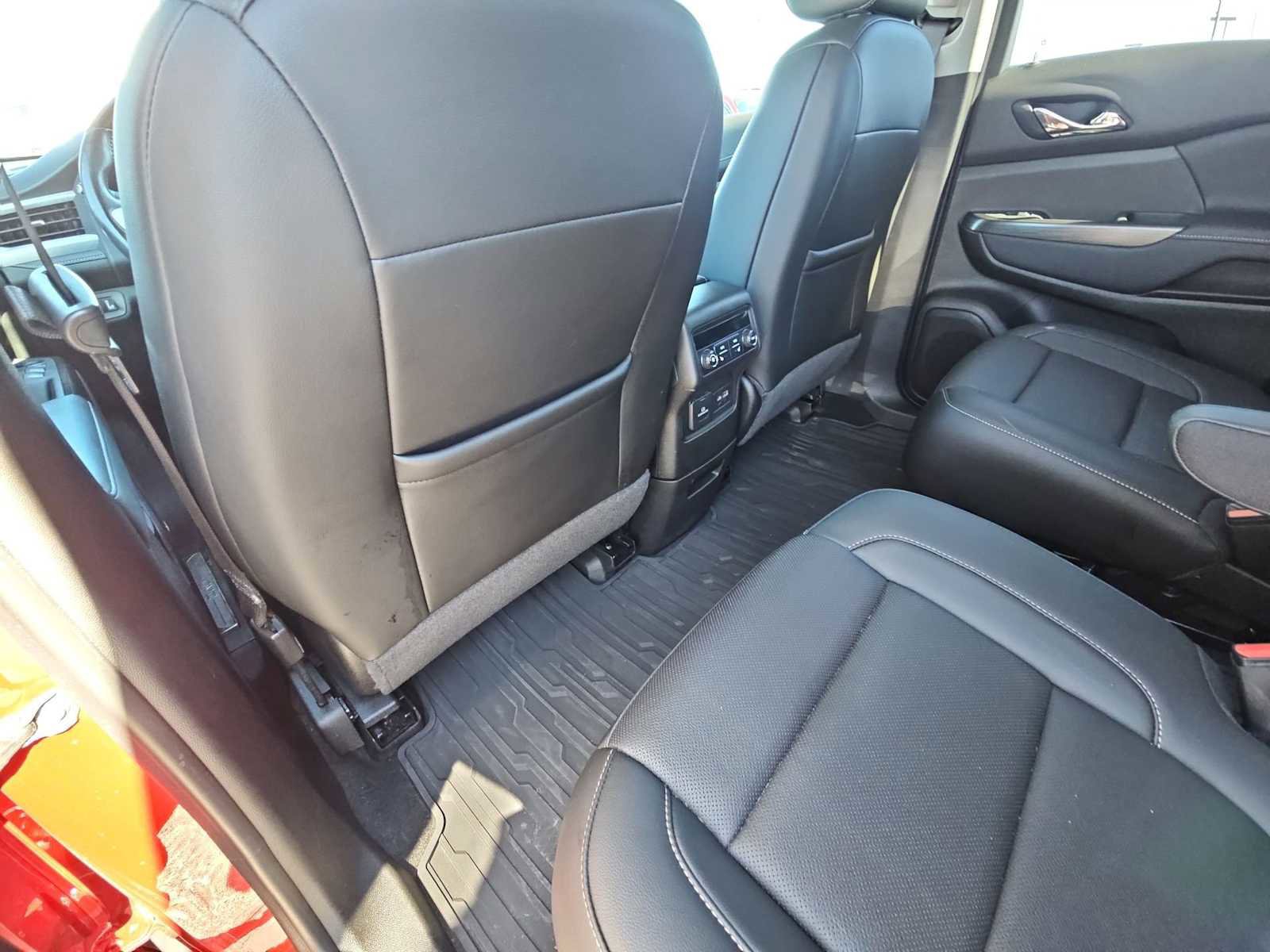 Certified 2021 GMC Acadia SLT w/ Preferred Package image 18