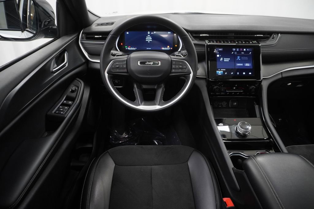 Certified 2023 Jeep Grand Cherokee L Laredo image 22