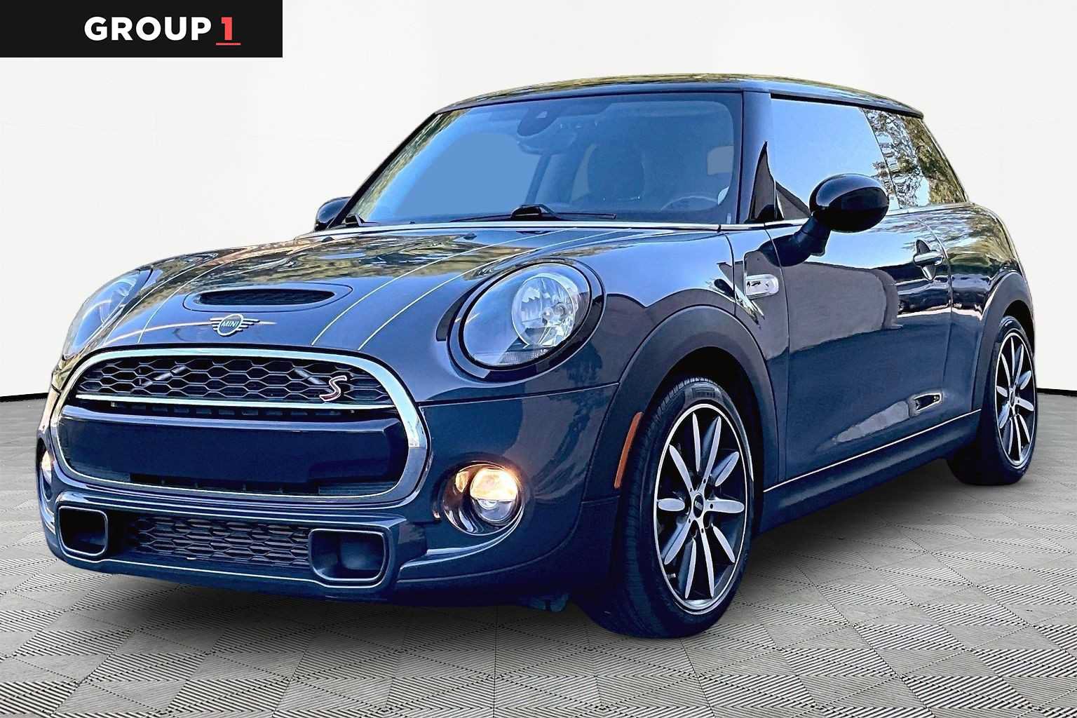 Used 2019 MINI Cooper S w/ Signature Upholstery Package FWD image 1