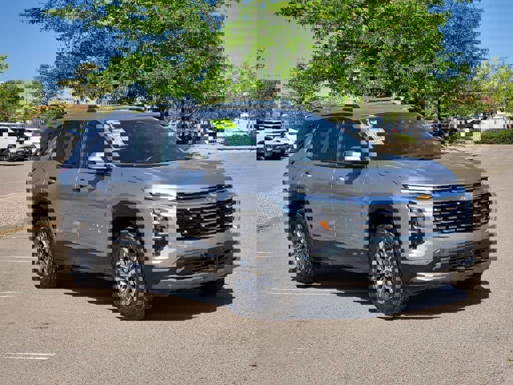 Certified 2025 Chevrolet Equinox LT w/ Convenience Package II FWD image 2