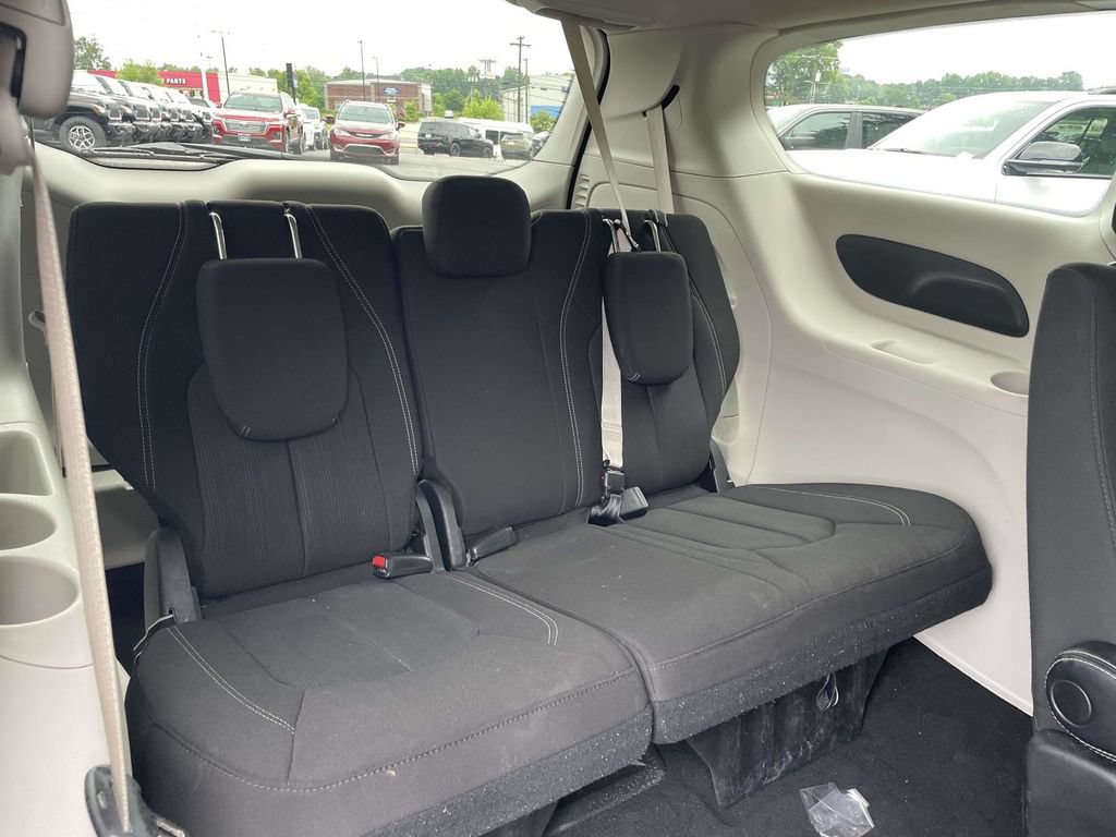 Certified 2023 Chrysler Voyager LX FWD image 19