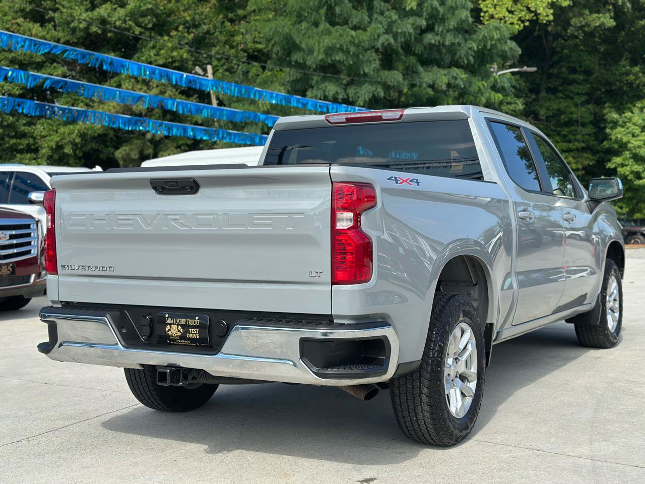 Used 2024 Chevrolet Silverado 1500 LT AWD/4WD image 7
