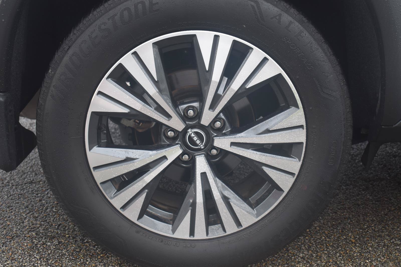 Used 2023 Nissan Rogue SV FWD image 12
