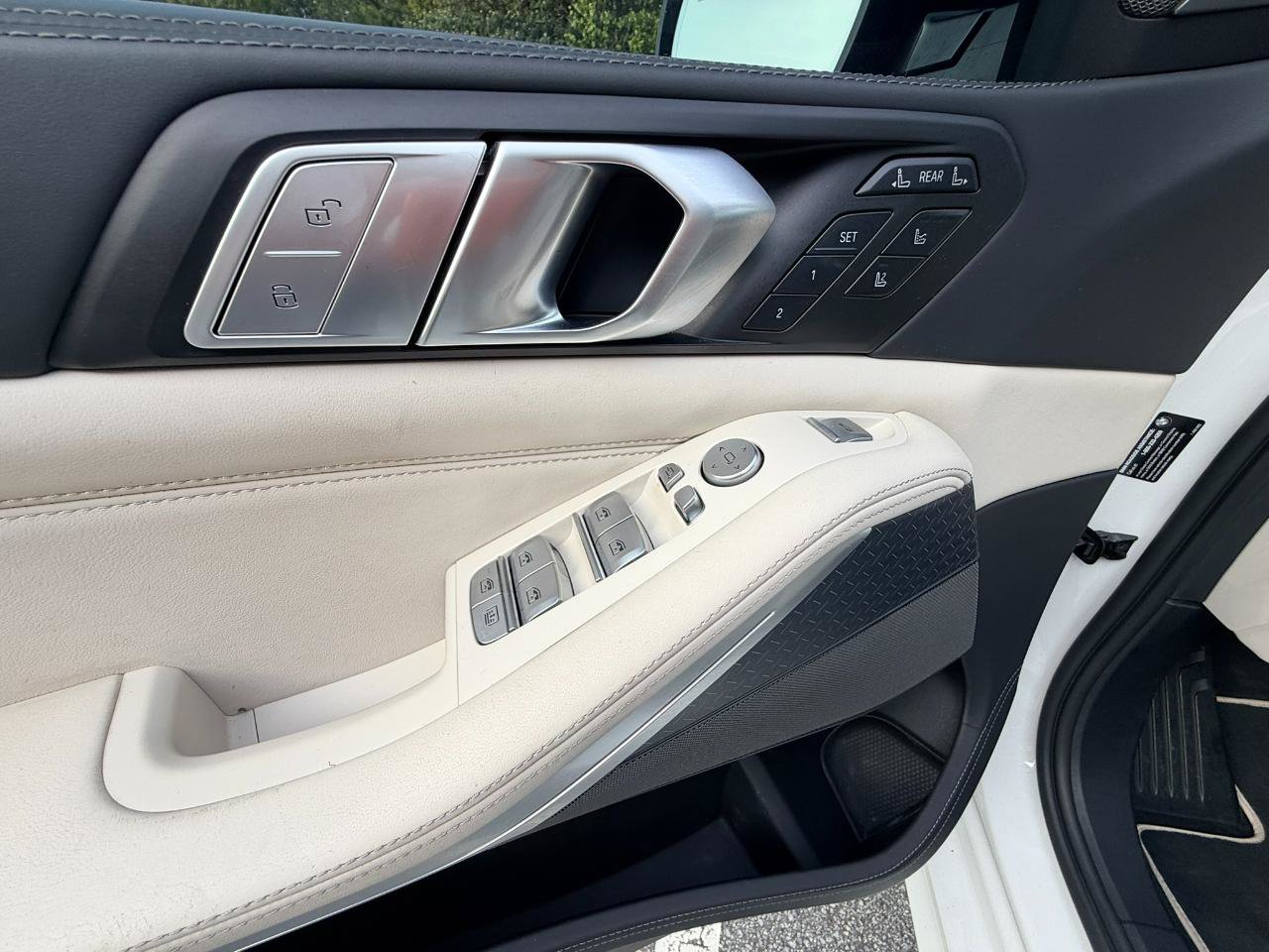 Used 2022 BMW ALPINA XB7 AWD/4WD image 18