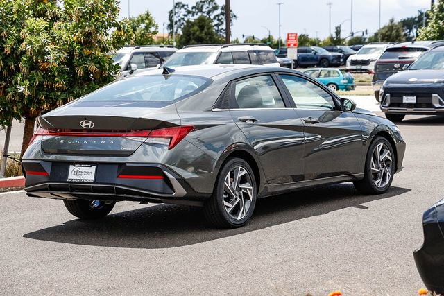 New 2026 Hyundai Elantra Limited FWD image 34