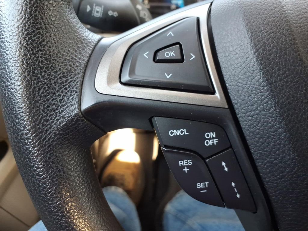 Used 2020 Ford Fusion SE image 18