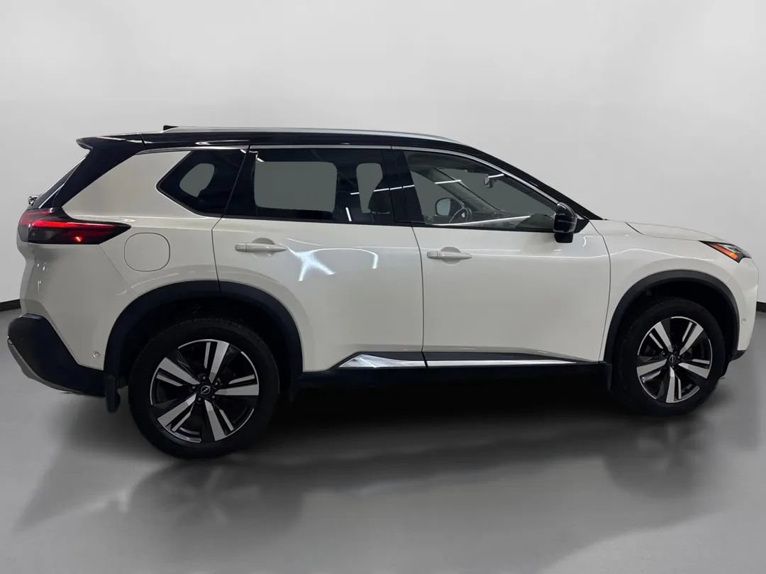 Used 2022 Nissan Rogue Platinum w/ Head-Up Display Package AWD/4WD image 11