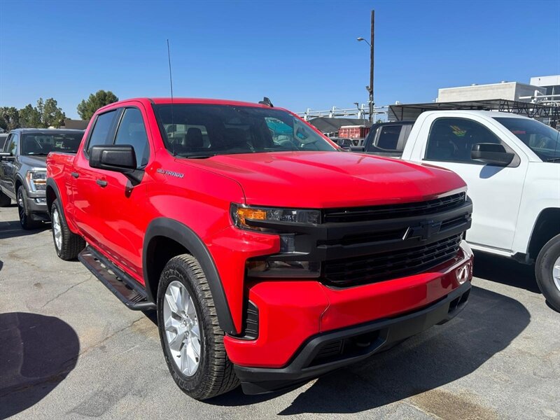 Used 2020 Chevrolet Silverado 1500 Custom w/ Custom Value Package AWD/4WD image 2