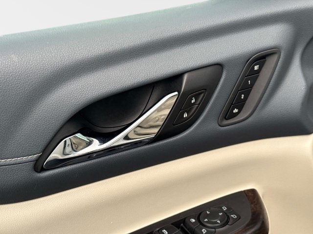Used 2020 GMC Acadia Denali w/ Technology Package FWD image 19