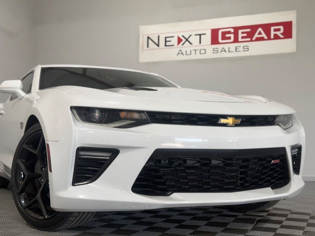 Used 2017 Chevrolet Camaro SS RWD image 3