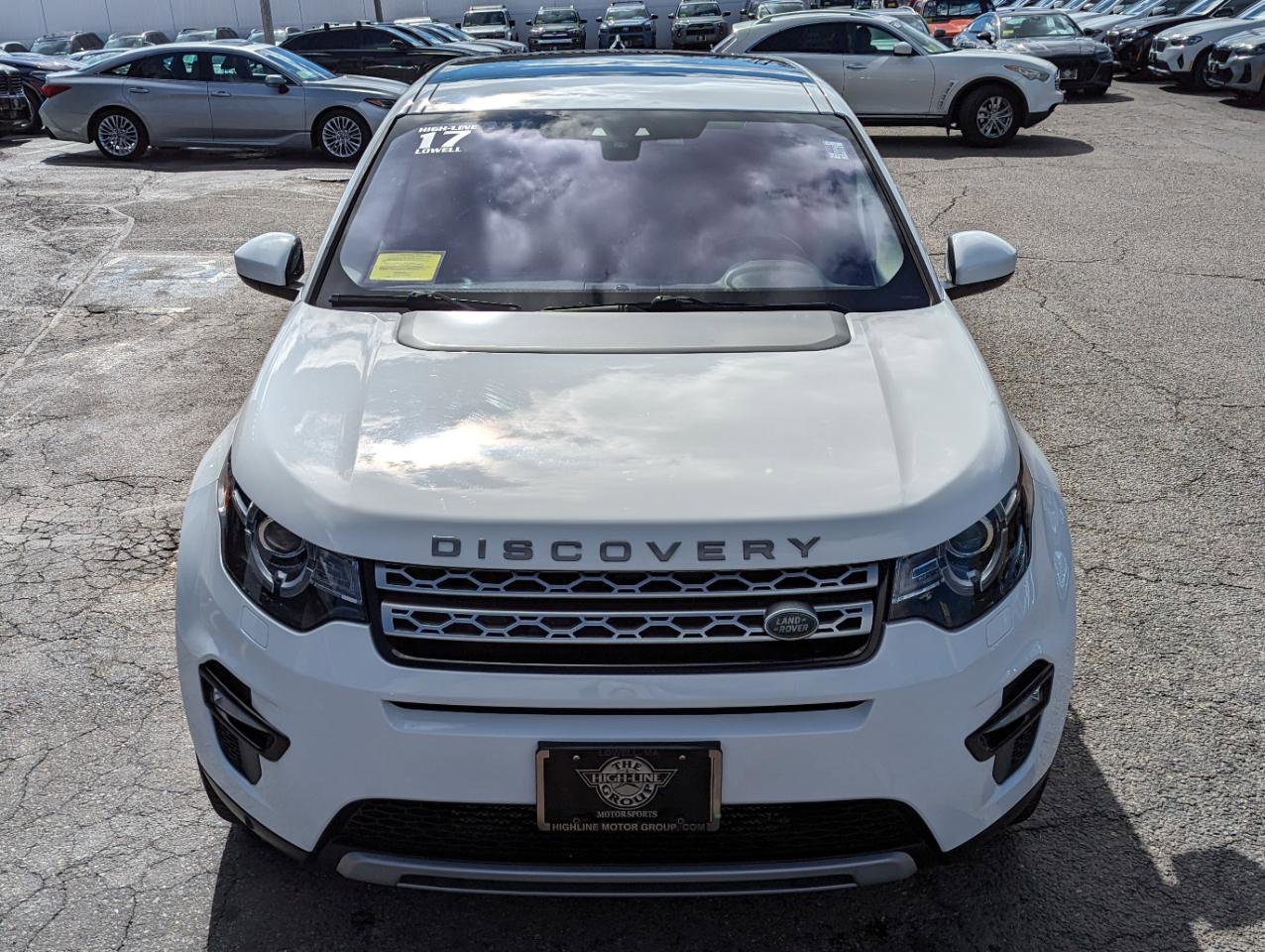 Used 2017 Land Rover Discovery Sport HSE image 3