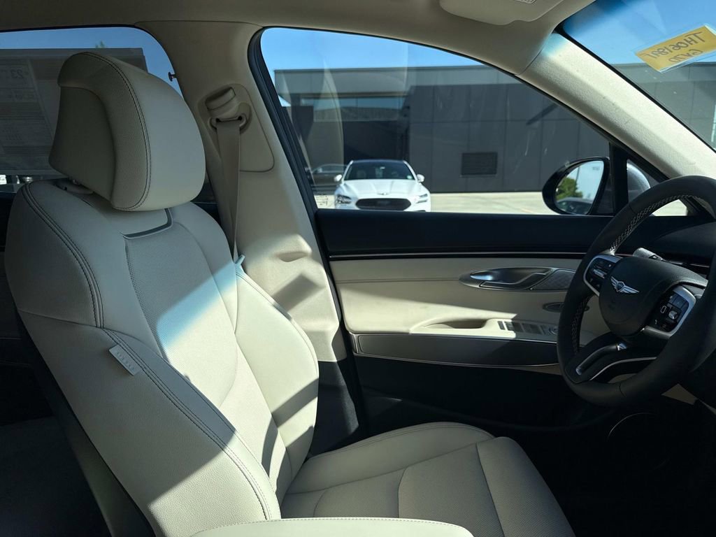 New 2026 Genesis GV70 2.5T Select AWD/4WD image 15