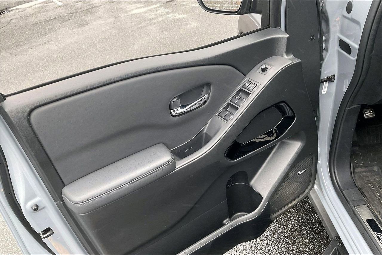 Used 2022 Nissan Frontier PRO-4X w/ Pro-4X Premium Package image 28