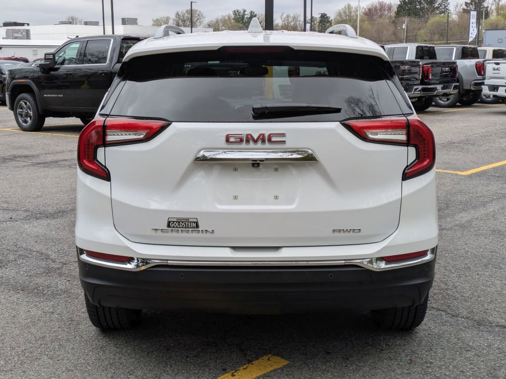 Certified 2022 GMC Terrain SLT w/ LPO, Floor Liner Package AWD/4WD image 6