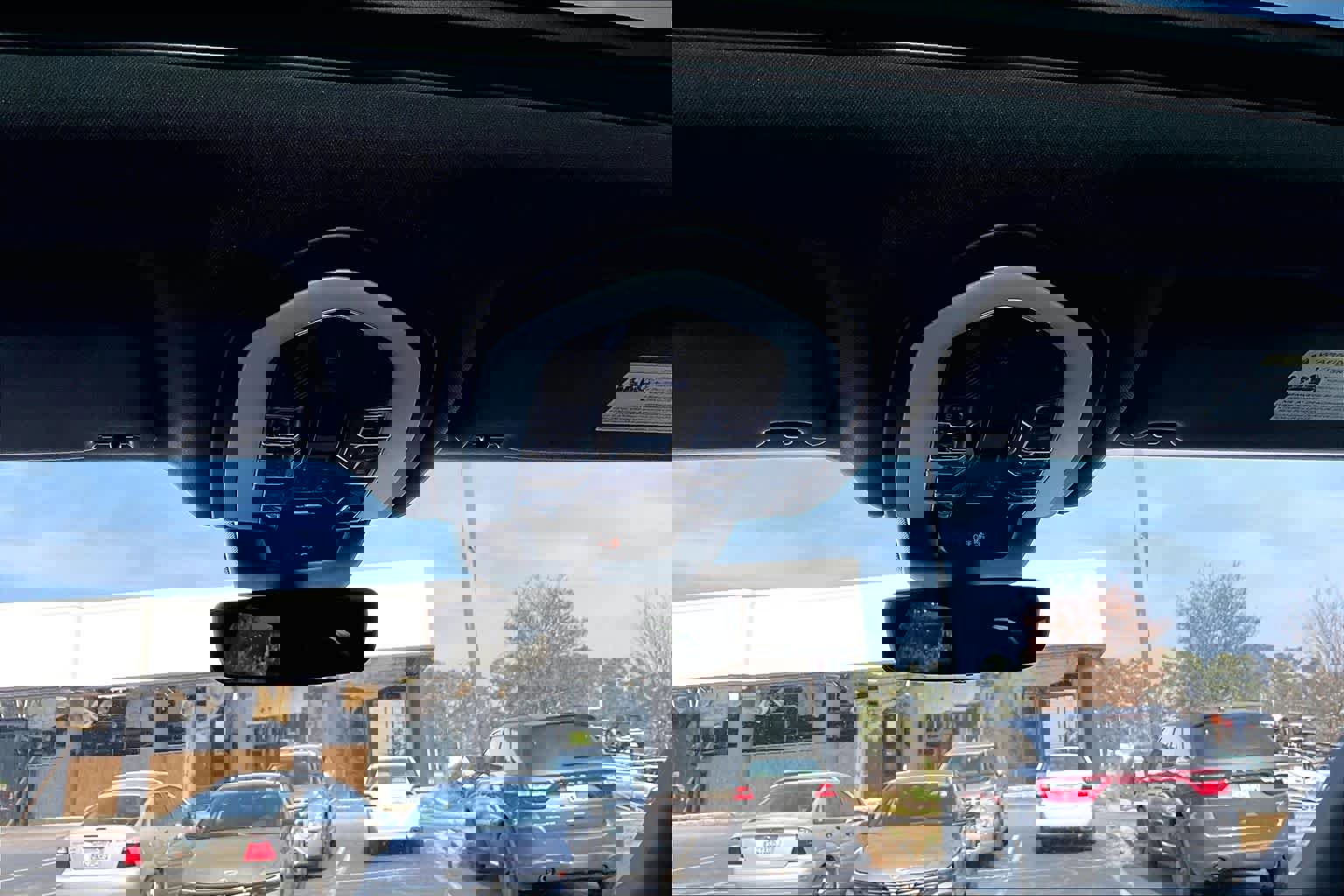 Used 2025 Porsche Macan image 36