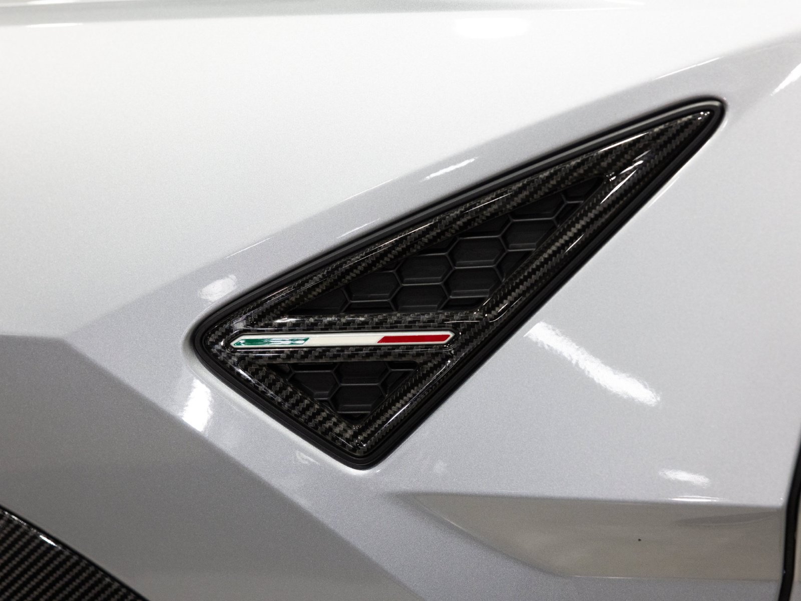 Used 2023 Lamborghini Urus Performante AWD/4WD image 49