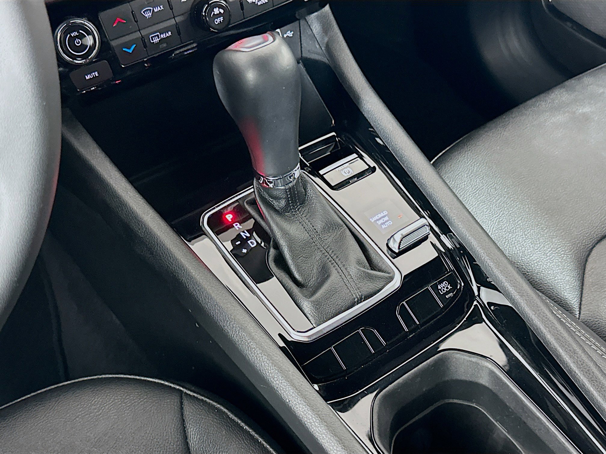 Used 2025 Jeep Compass Limited image 24