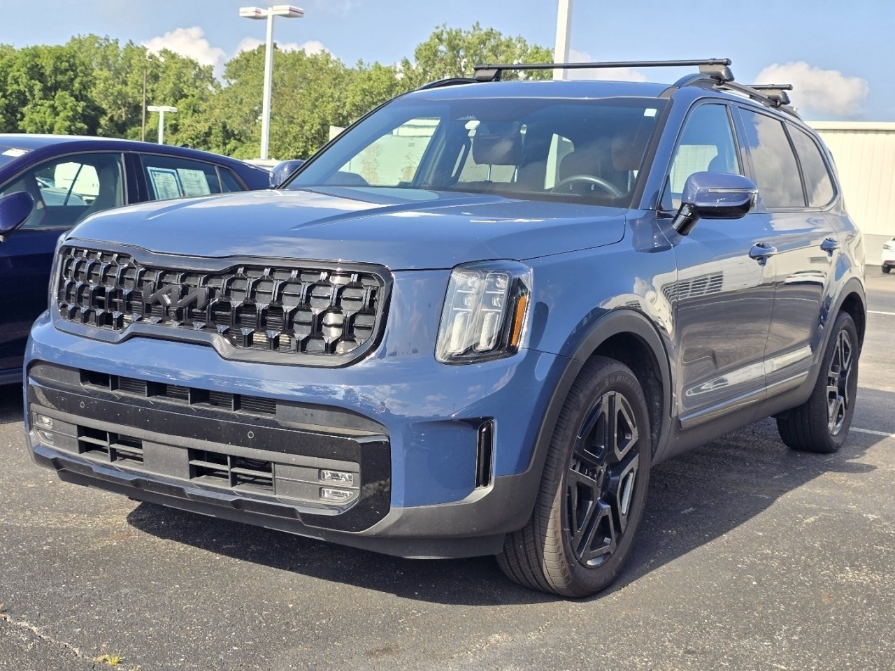 Used 2025 Kia Telluride SX X-Line AWD/4WD image 3