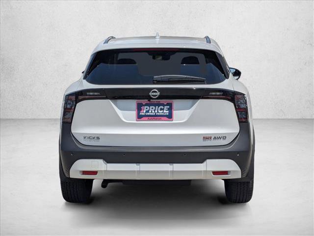 Used 2025 Nissan Kicks SR AWD/4WD image 7