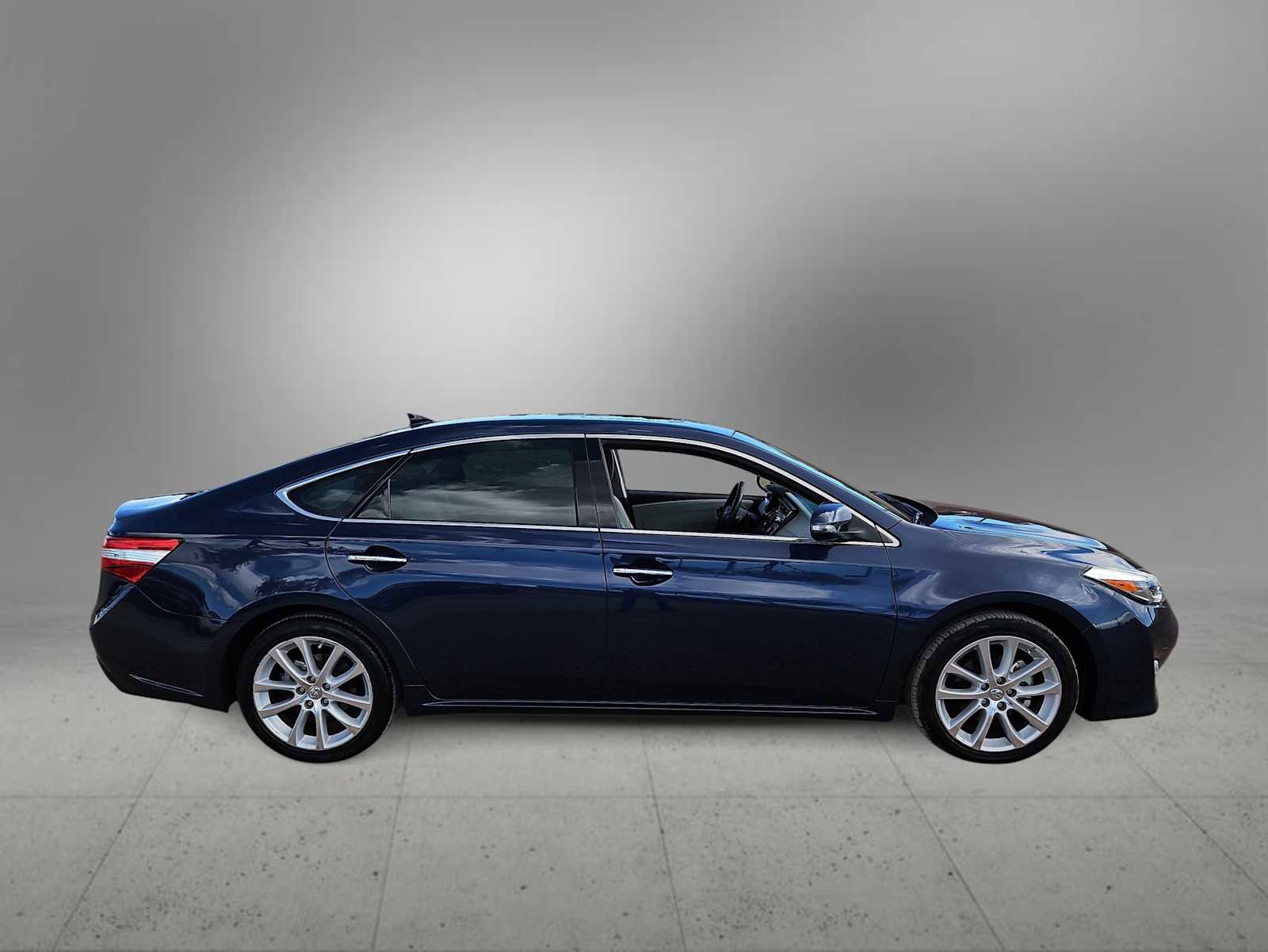 Used 2014 Toyota Avalon Limited image 9
