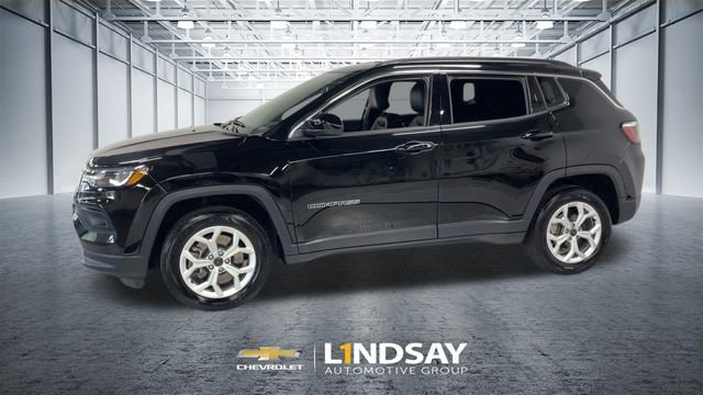 Used 2025 Jeep Compass Latitude AWD/4WD image 6