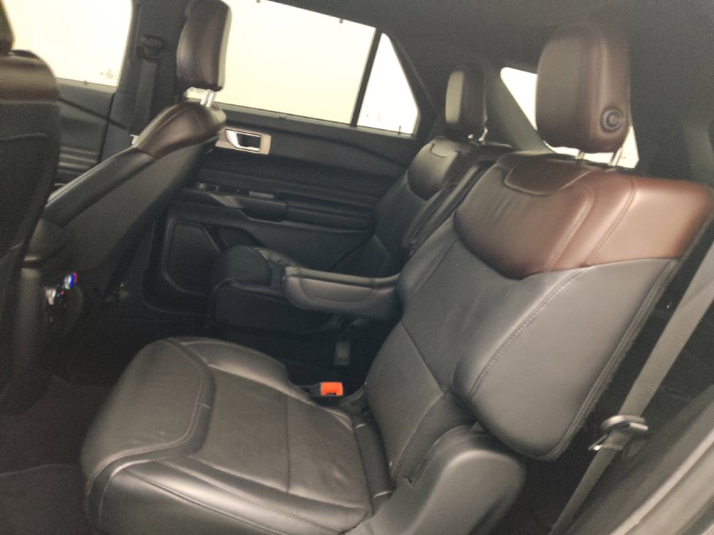 Used 2020 Ford Explorer Platinum image 18