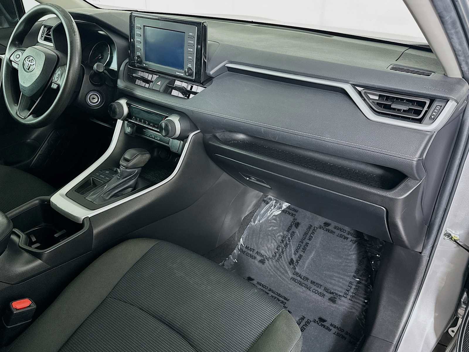 Used 2022 Toyota RAV4 LE w/ Carpet Mat Package (TMS) image 26