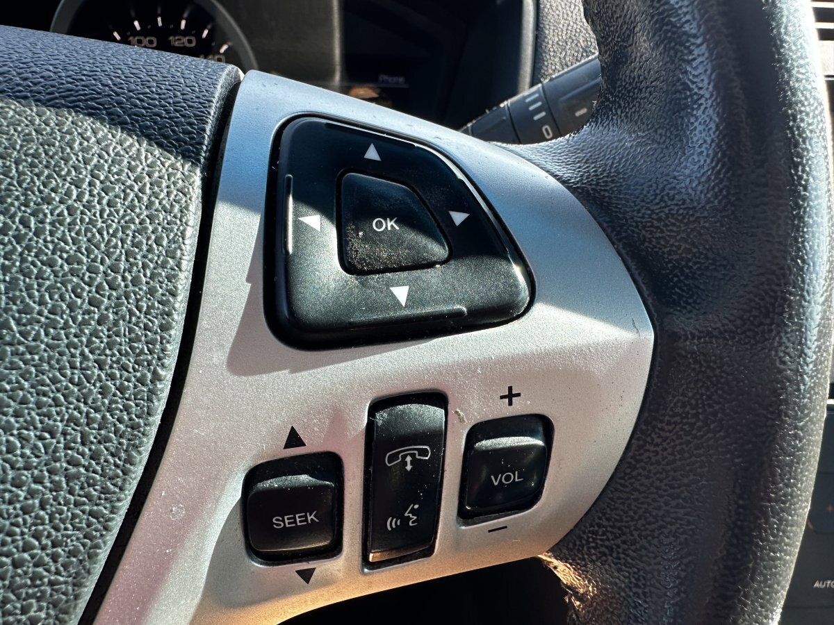 Used 2013 Ford Explorer XLT image 28