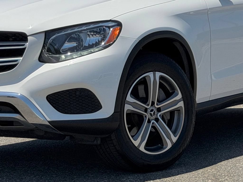 Used 2019 Mercedes-Benz GLC 300 4MATIC image 4