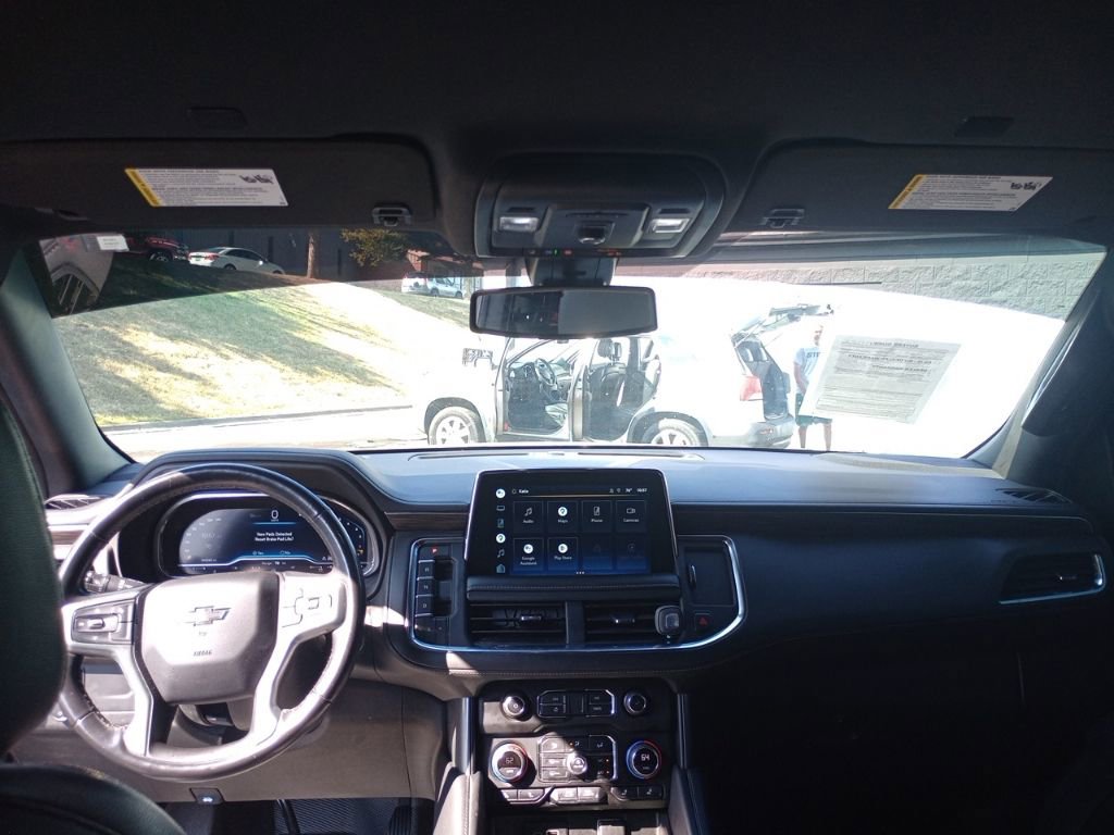 Used 2022 Chevrolet Suburban Z71 image 40