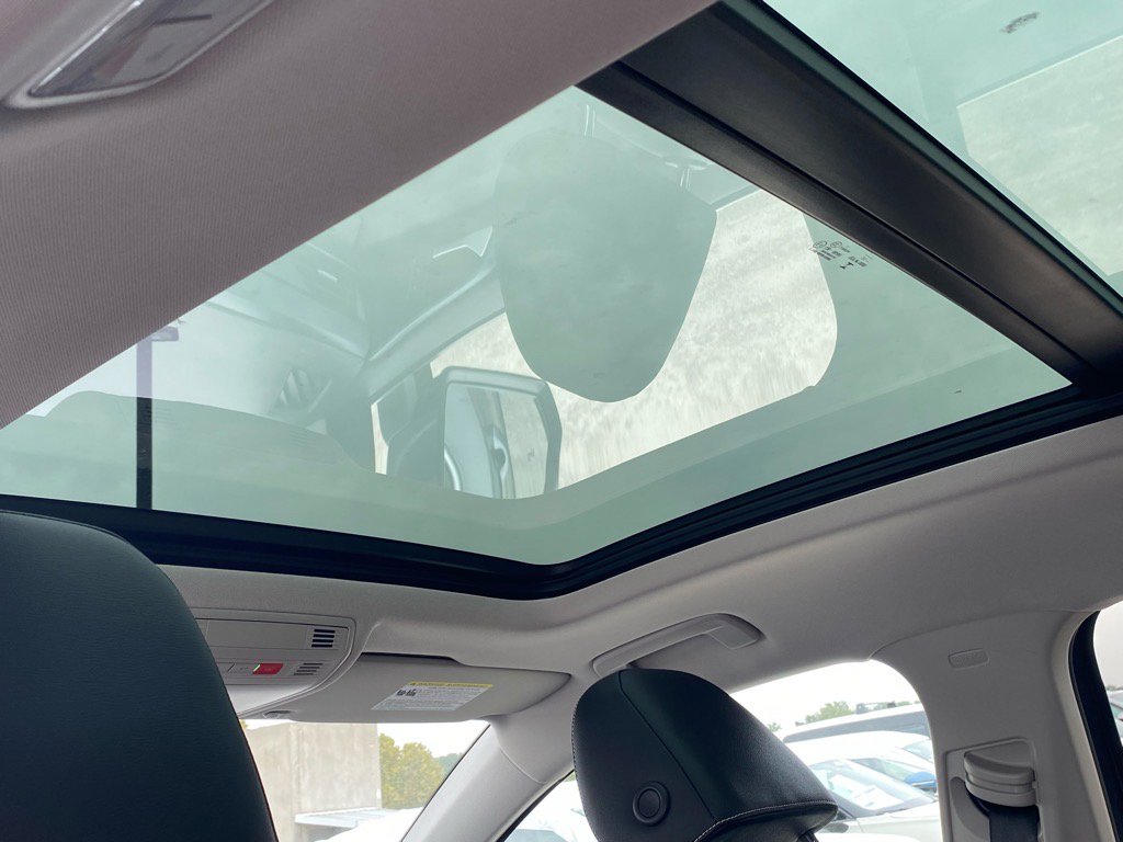 Used 2022 Volkswagen Taos SE w/ Panoramic Sunroof Package image 23