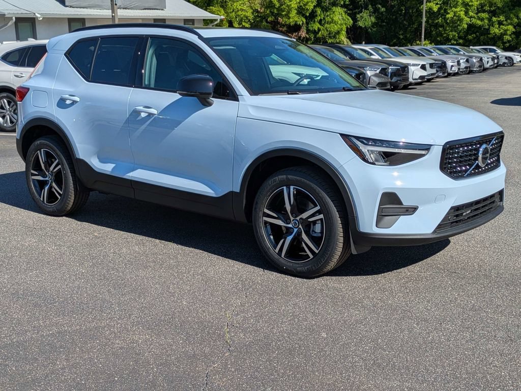 Used 2026 Volvo XC40 B5 Core AWD/4WD image 8