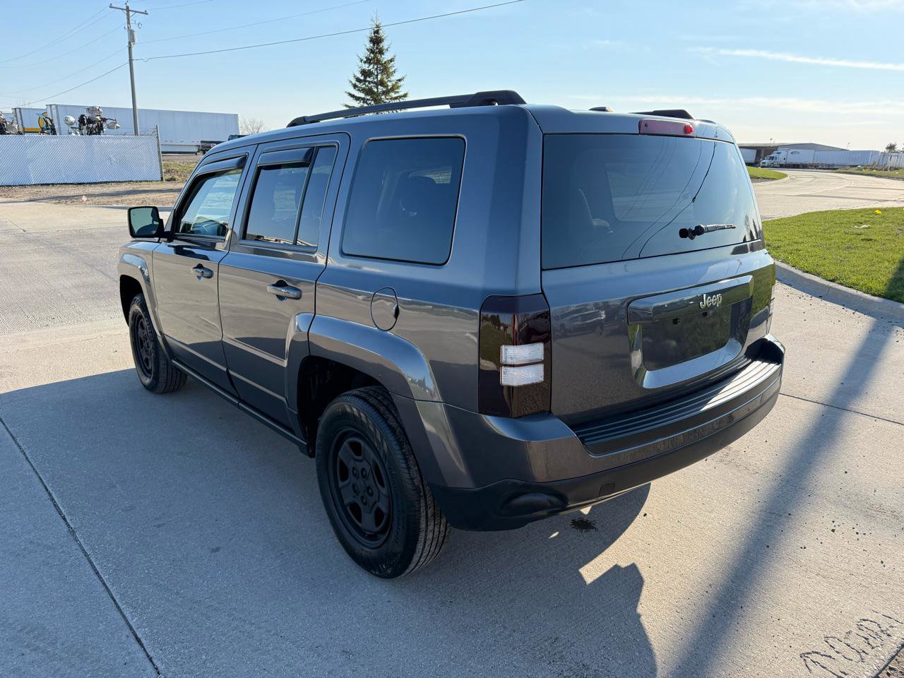 Used 2017 Jeep Patriot Sport w/ Power Value Group image 7