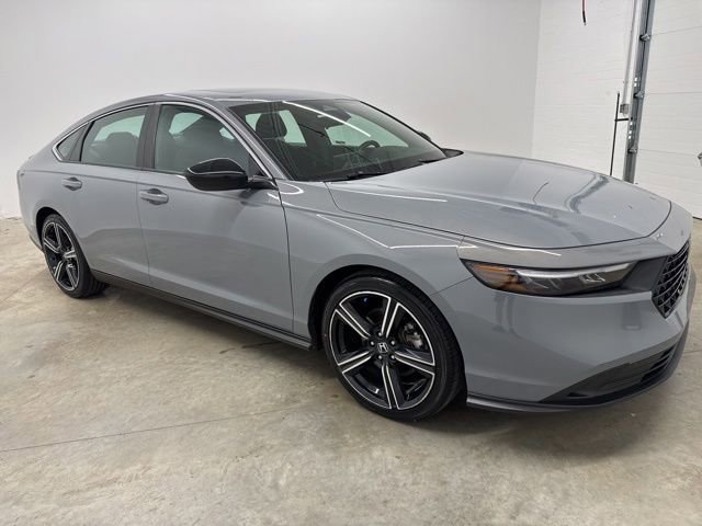 Used 2023 Honda Accord Sport image 3