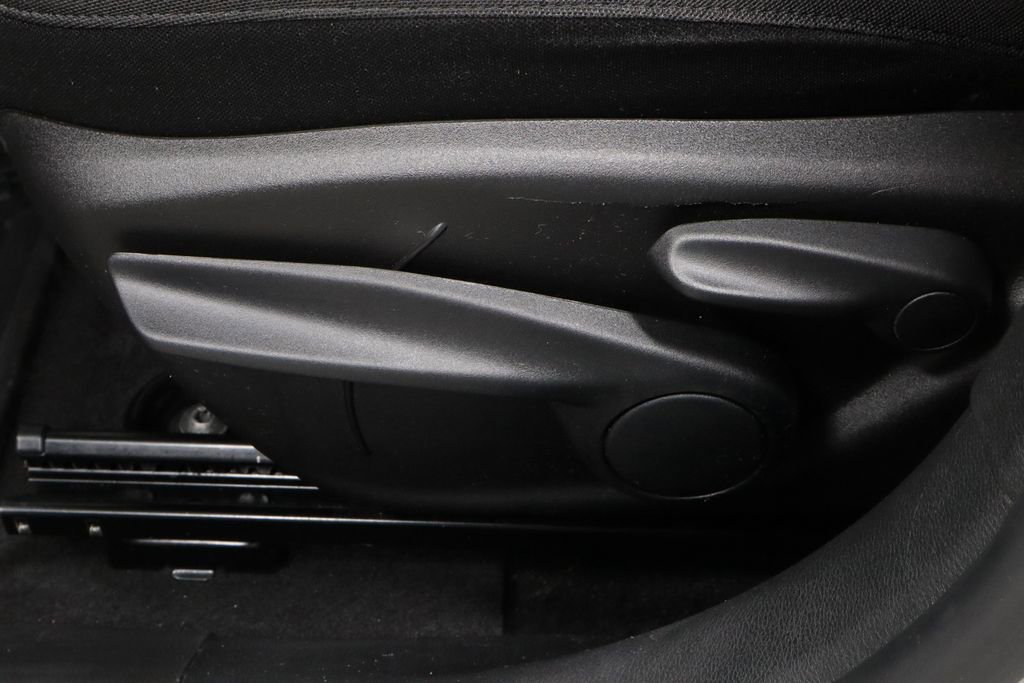 Used 2023 Jeep Renegade Latitude w/ Sun & Fun Group image 27