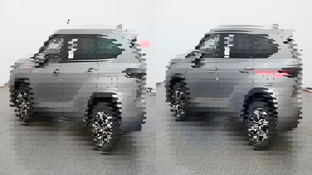 New 2026 Toyota Highlander XLE image 4