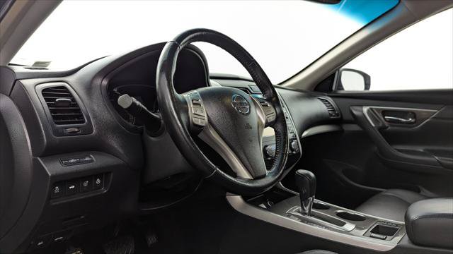 Used 2013 Nissan Altima 2.5 SL w/ Technology Pkg FWD image 22